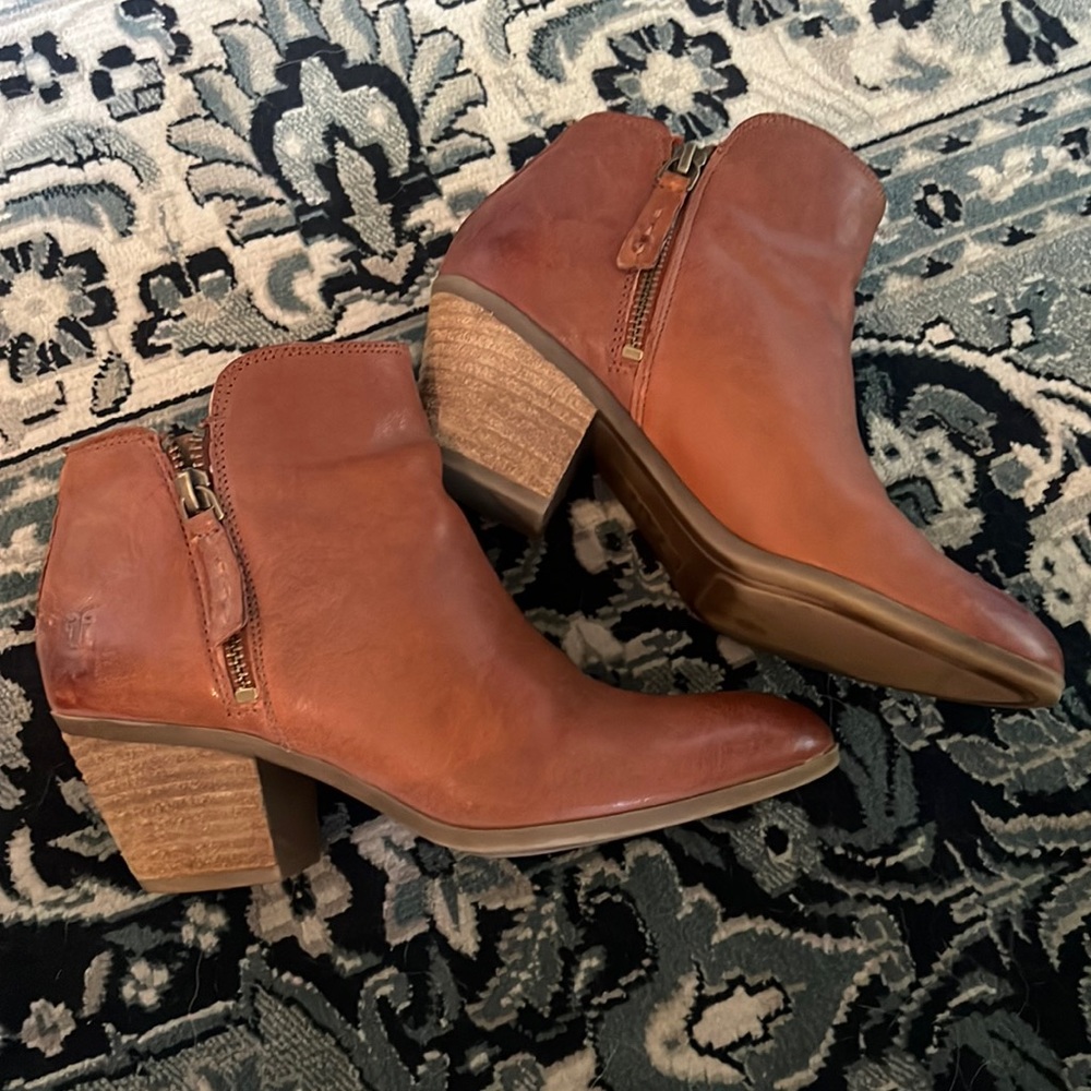 Frye Judith Zip Bootie